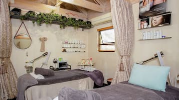 Salas de tratamiento para parejas, tratamientos corporales, aromaterapia
