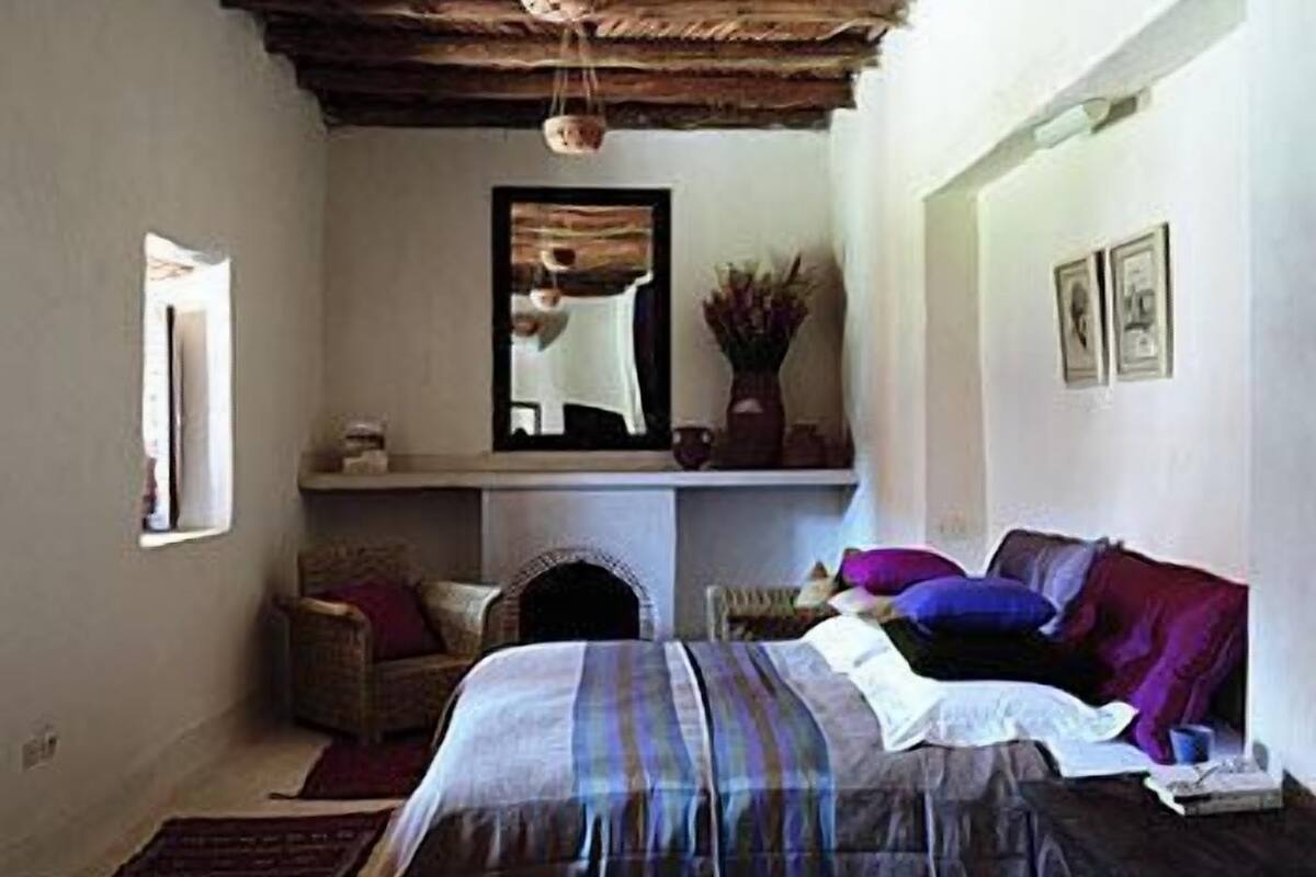 deluxe double room | in-room safe, iron/ironing board, free cots/infant beds, bed sheets