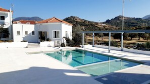Outdoor pool, open 8:00 AM to 8:00 PM, sun loungers - Defkalion (Lesvos)