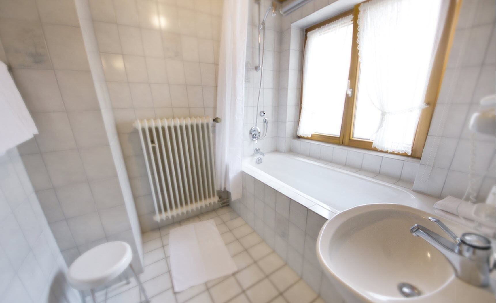 standard double room, 1 double bed, non smoking | bathroom | hair dryer, towels