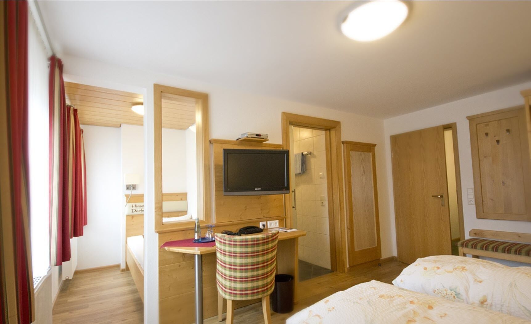 standard double room, 1 double bed, non smoking | 1 bedroom, in-room safe, individually furnished, desk