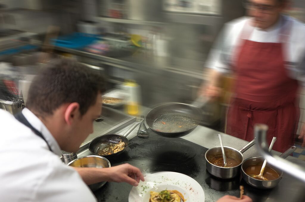 breakfast, lunch, dinner served; regional cuisine, al fresco dining