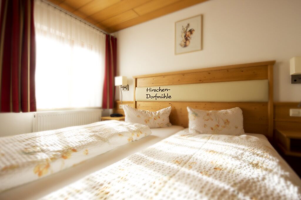 standard double room, 1 double bed, non smoking | 1 bedroom, in-room safe, individually furnished, desk