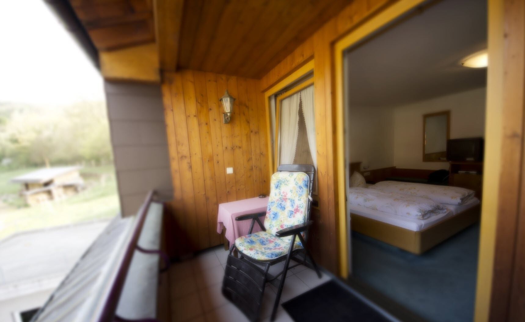 standard double room, 1 double bed, non smoking | 1 bedroom, in-room safe, individually furnished, desk