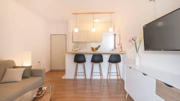 Apartment, 1 Bedroom, Balcony, Park View (2+1) | Living area