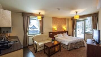 Studio | In-room safe, individually decorated, blackout drapes, cribs/infant beds