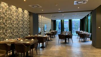 Daily buffet breakfast (EUR 16 per person)