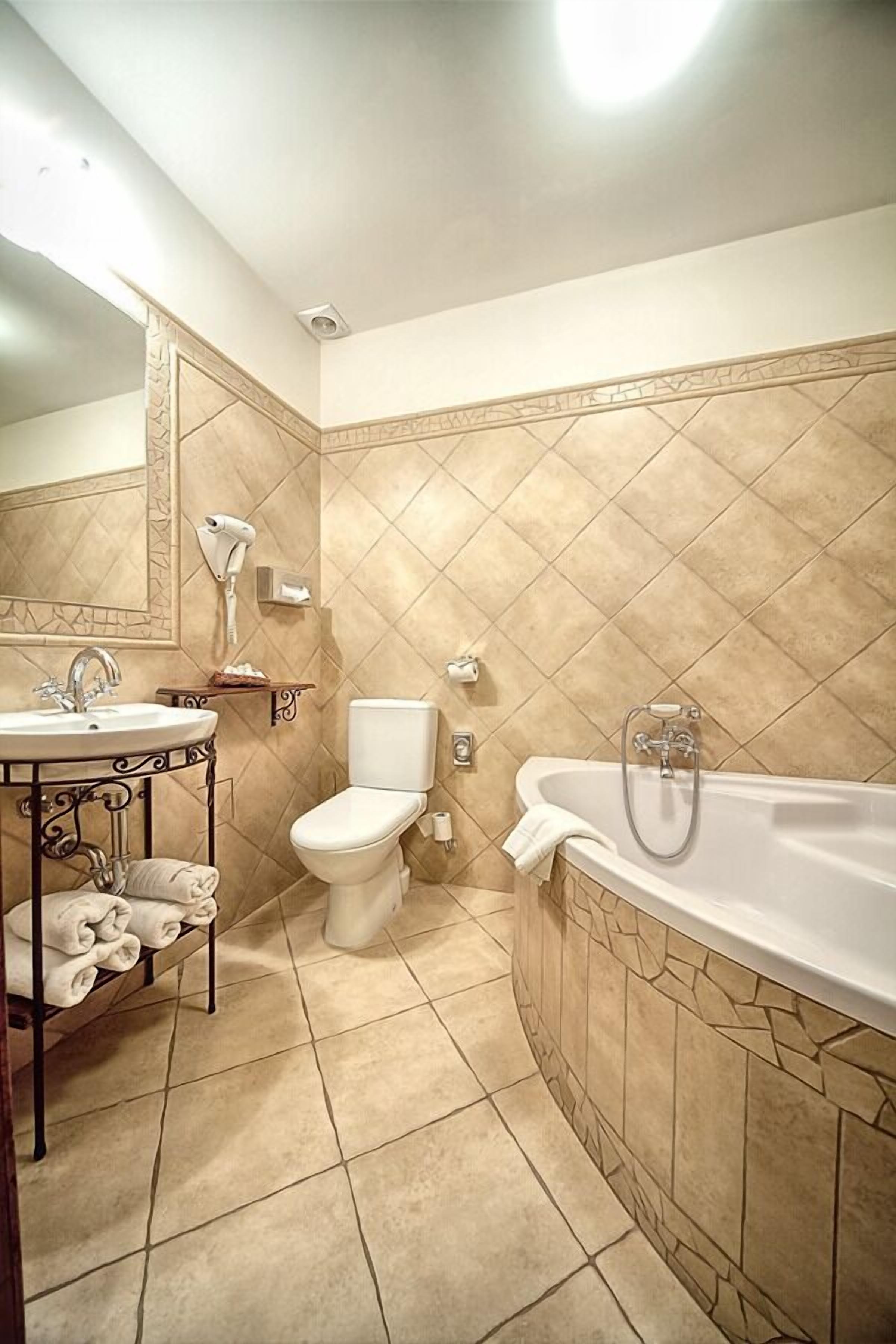 apartment | bathroom | free toiletries, hair dryer, bathrobes, slippers