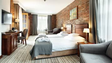 Zimmersafe, Schreibtisch, Babybetten, Zustellbetten