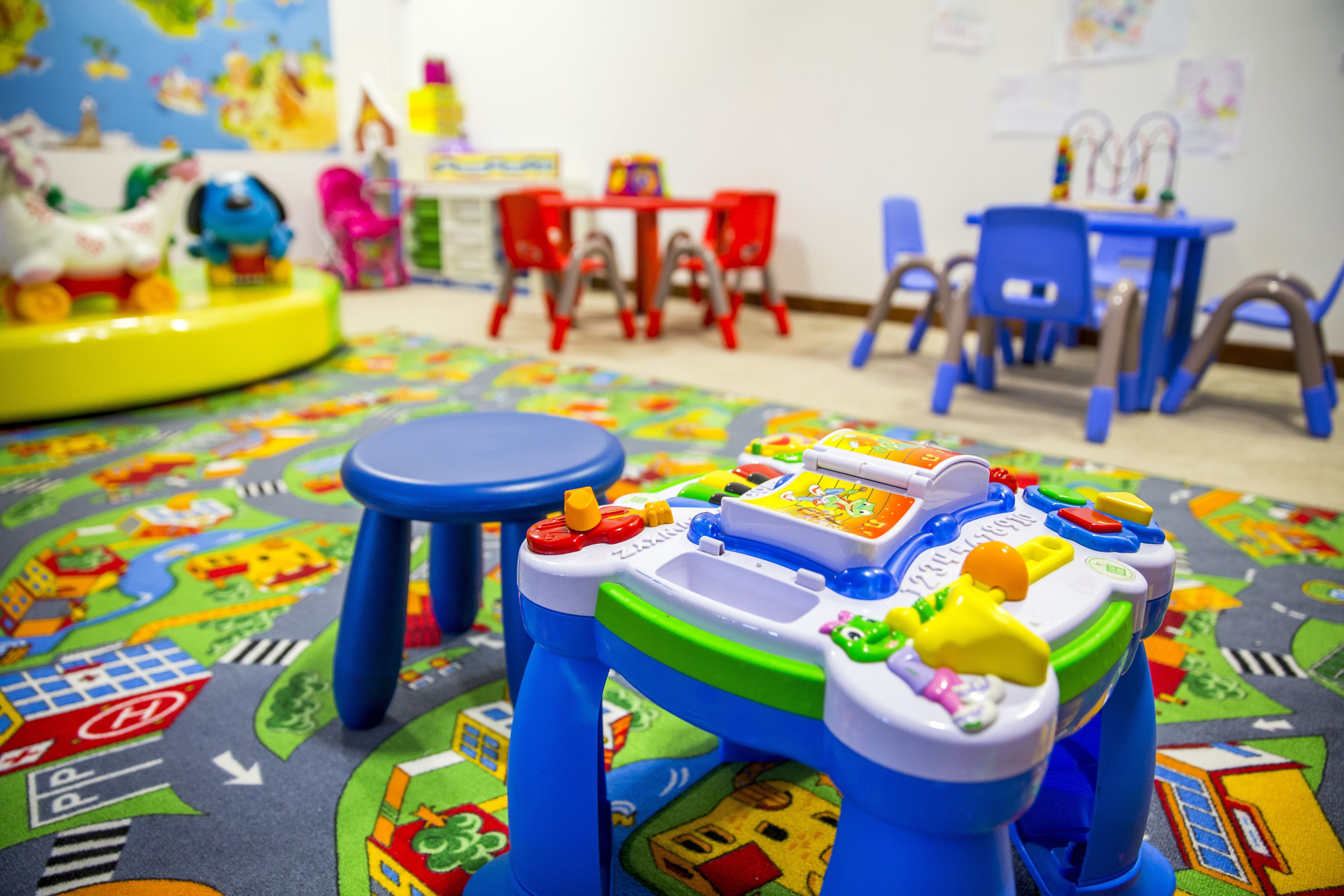 Tempat bermain anak – indoor