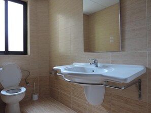 Bathroom - Euro Club Hotel (St. Paul's Bay)
