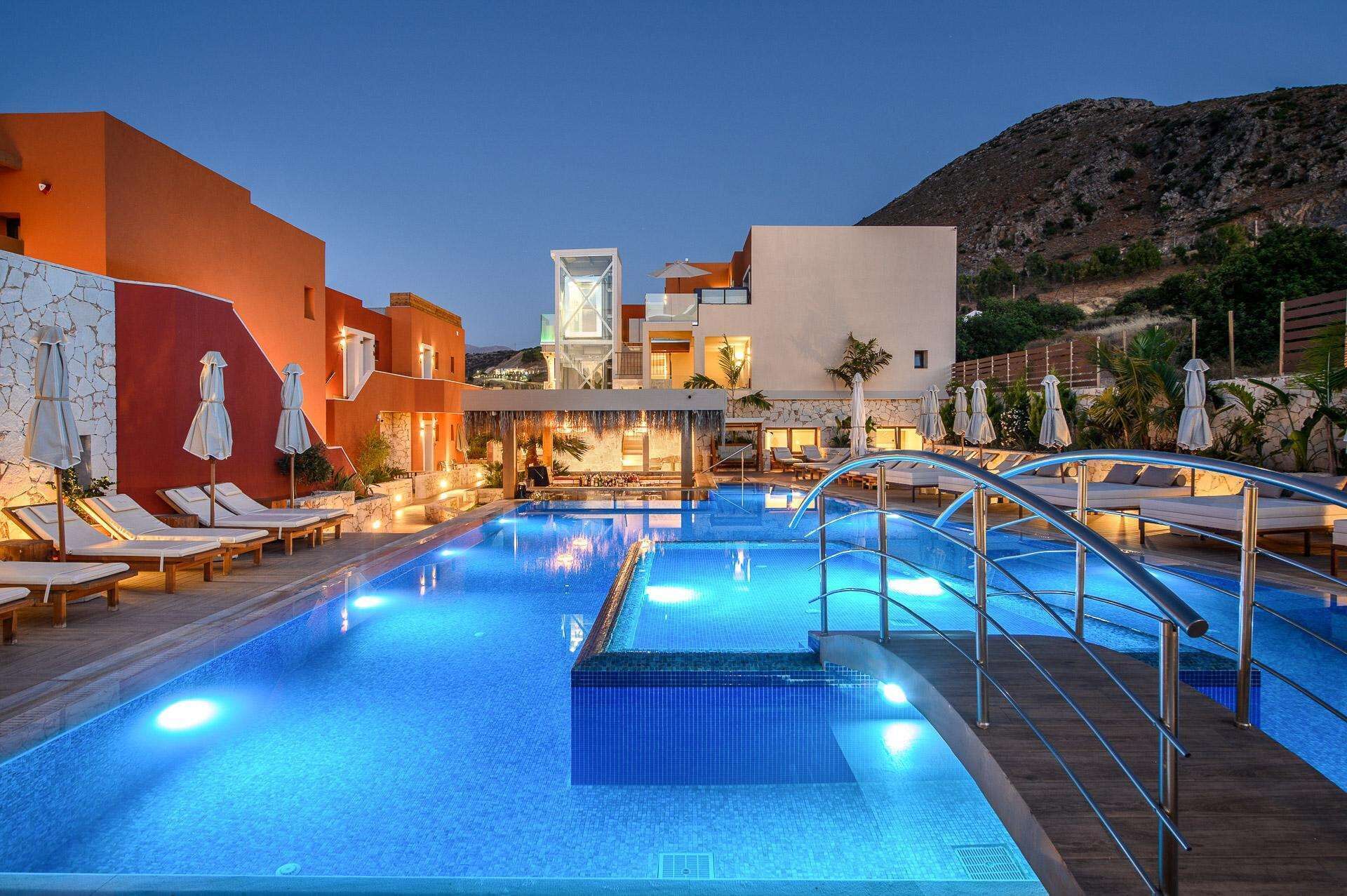 Seasonal outdoor pool, open 9 AM to 7 PM, free cabanas, pool umbrellas