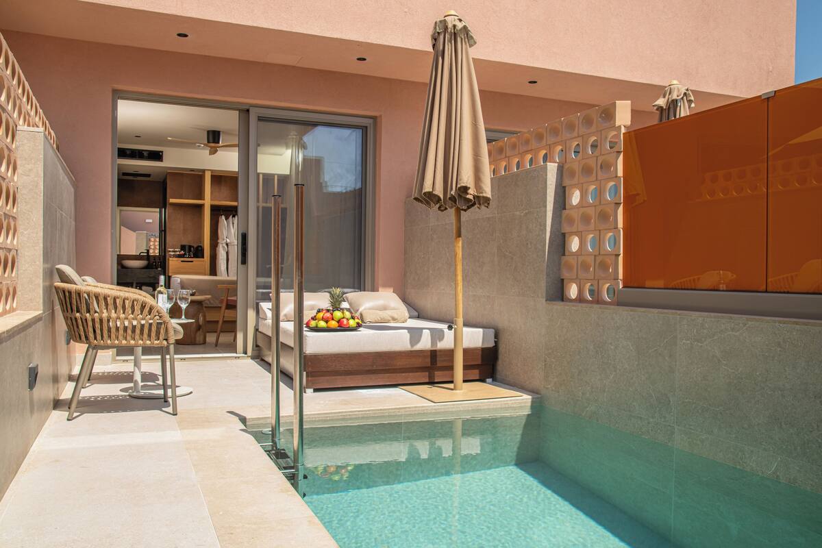 Signature Elegant Private Pool, Adults Only Complex