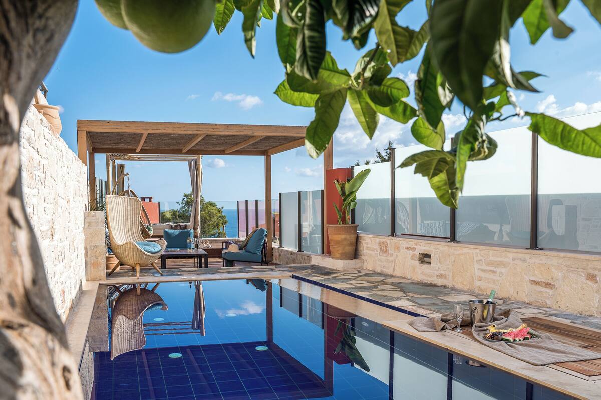 Luxury One Bedroom Suite Sea View Private Pool | Private pool