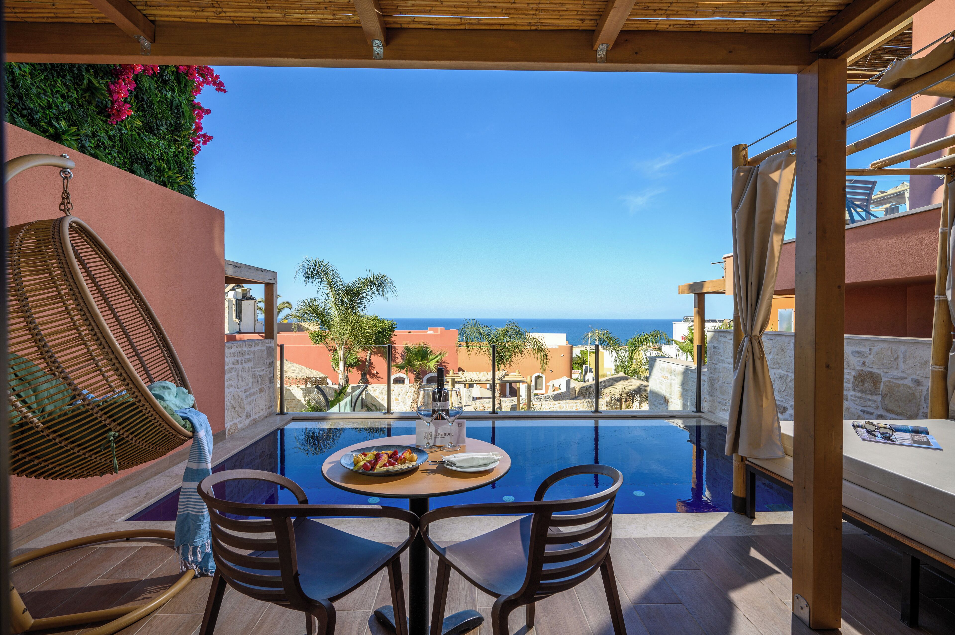 luxury one bedroom suite with sea view & private pool | private pool