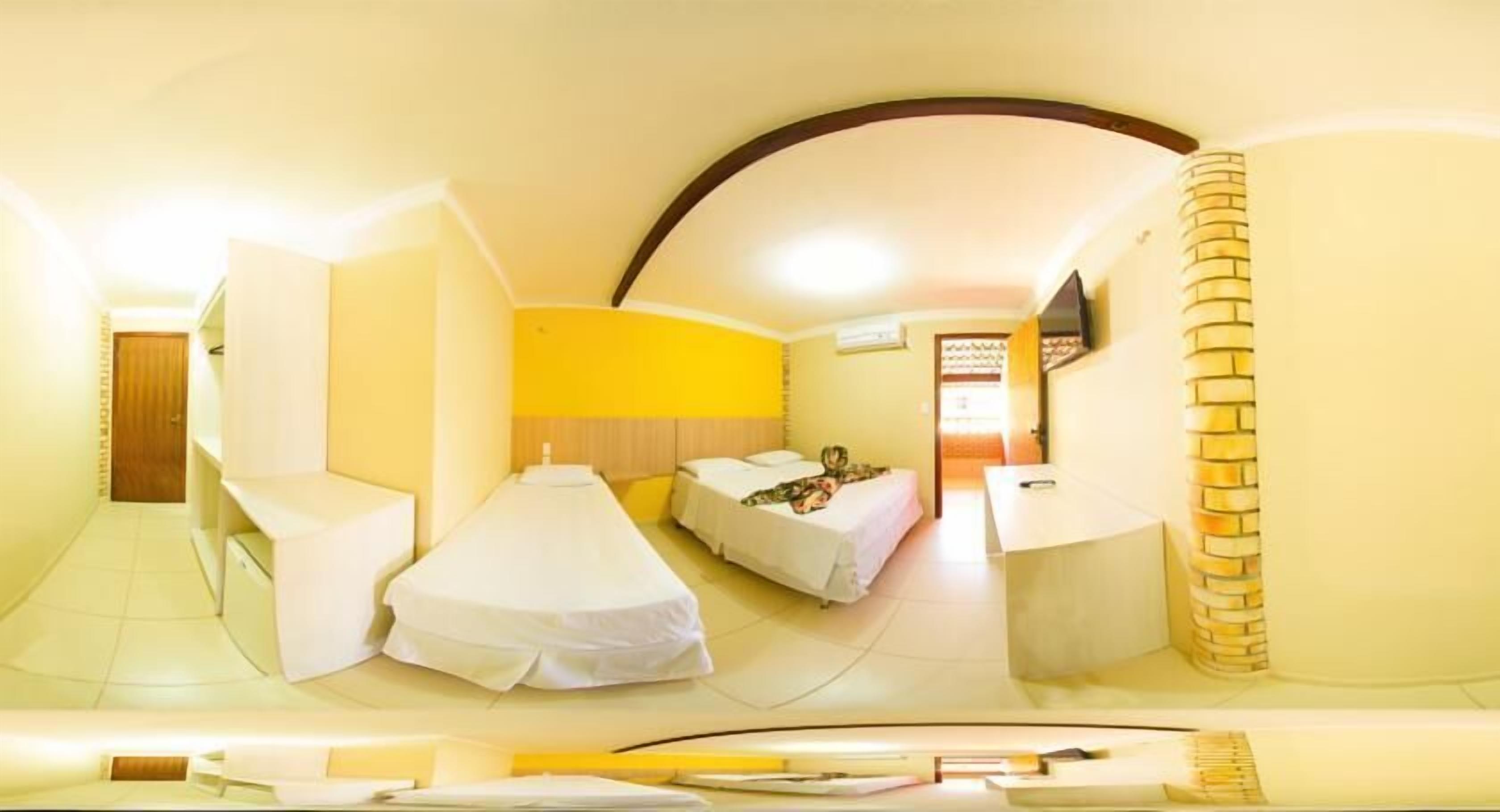 Bộ đồ giường cao cấp, nệm có lớp đệm bông, minibar, bộ trải giường 