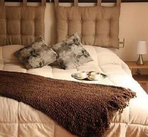 Daunenbettdecken, Pillowtop-Betten, Minibar, Zimmersafe