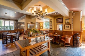 Breakfast (GBP 15.00 per person) - Bears Paw Inn (Sandbach)