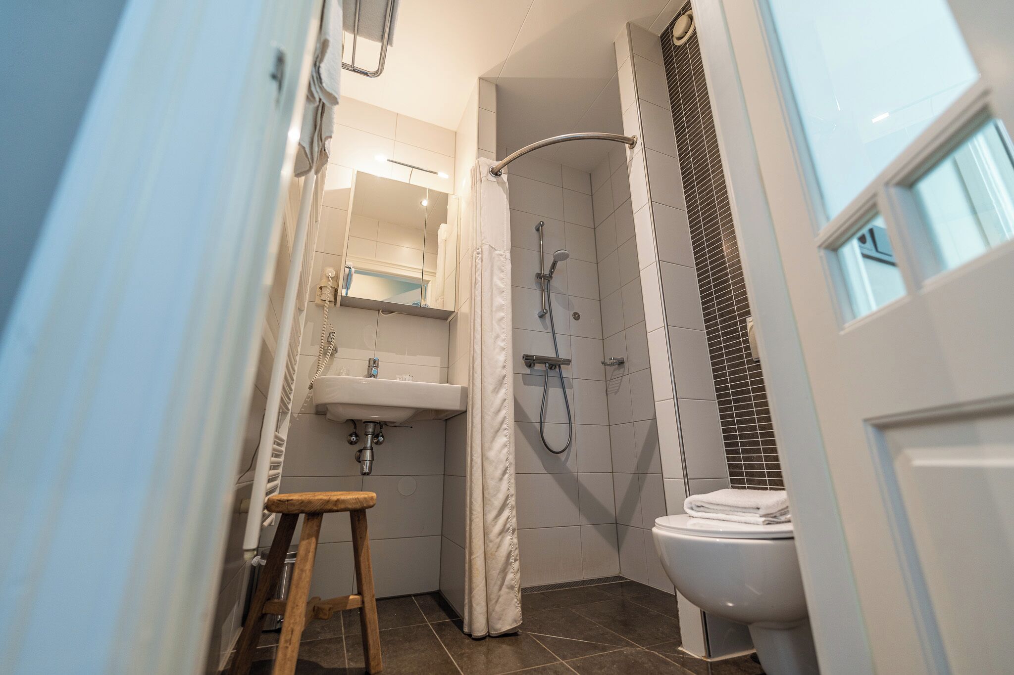 comfort double room | bathroom | free toiletries, hair dryer, towels