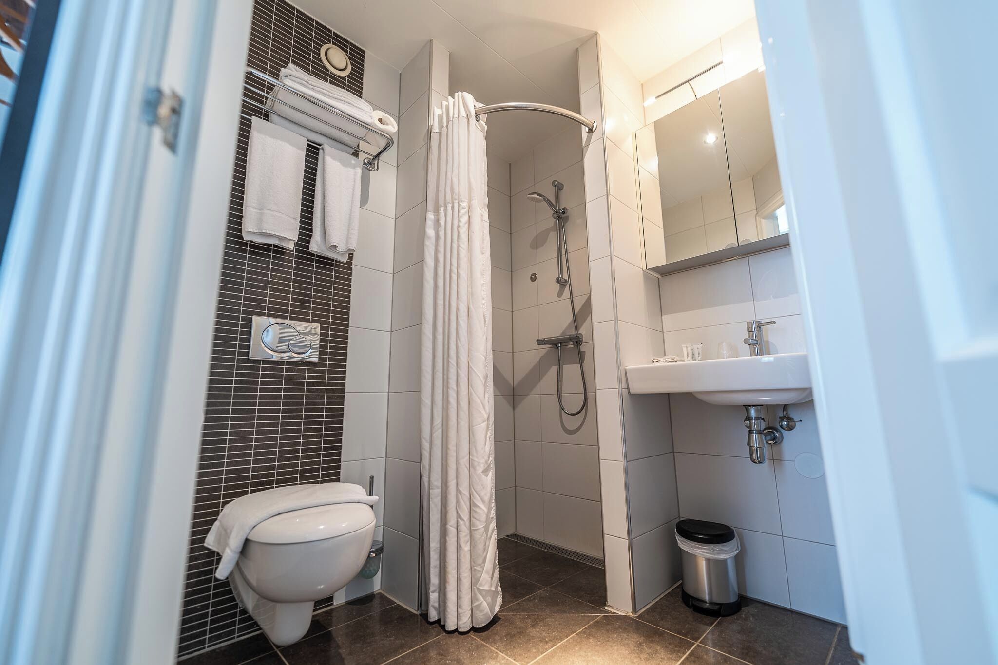 comfort double room | bathroom | free toiletries, hair dryer, towels