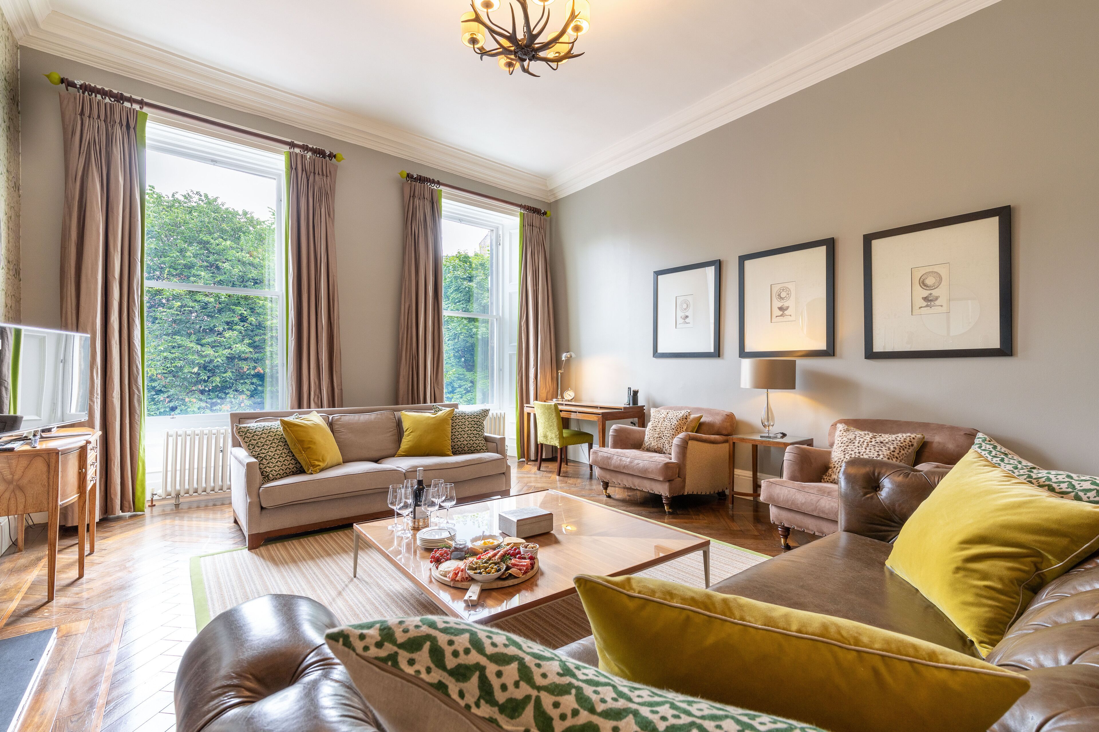 Apartment, 3 Bedrooms | Living room | Flat-screen TV, DVD player, iPod dock