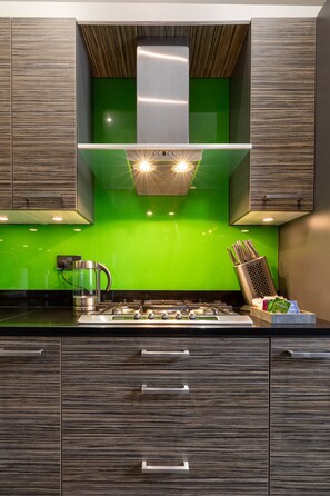 Apartment, 3 Bedrooms | Private kitchen | Full-sized fridge, microwave, oven, stovetop - Castle View Apartment at Castle Terrace (Edinburgh)