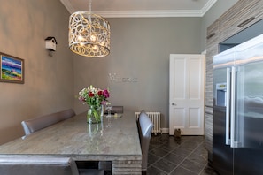Dining - Castle View Apartment at Castle Terrace (Edinburgh)