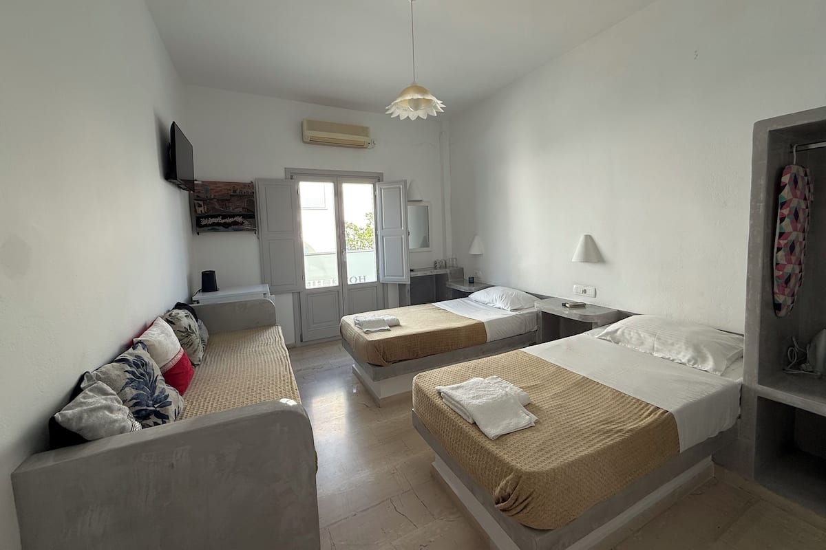 Basic Twin Room | Seterika/papan seterika, cadar katil