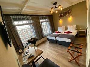 In-room safe, desk, free WiFi - Alp Hotel Amsterdam (Amsterdam)