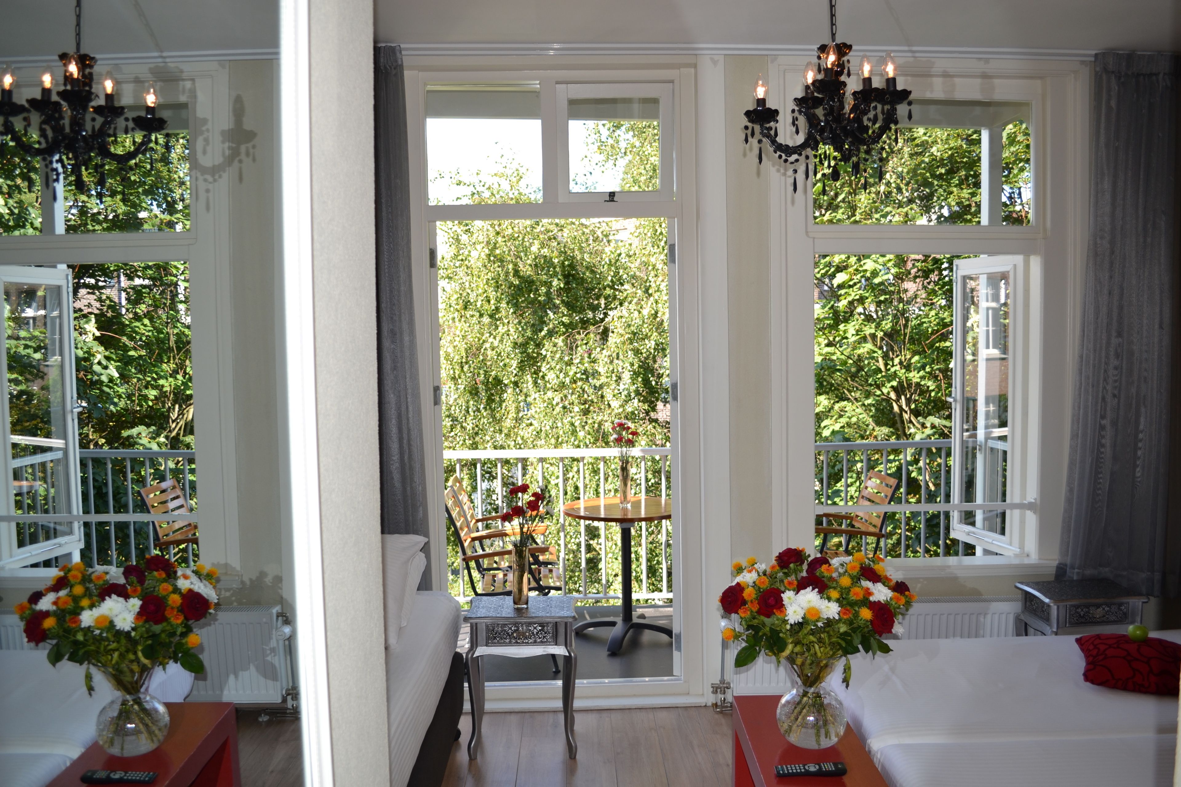 triple room, 3 single beds, balcony | in-room safe, desk, free wifi