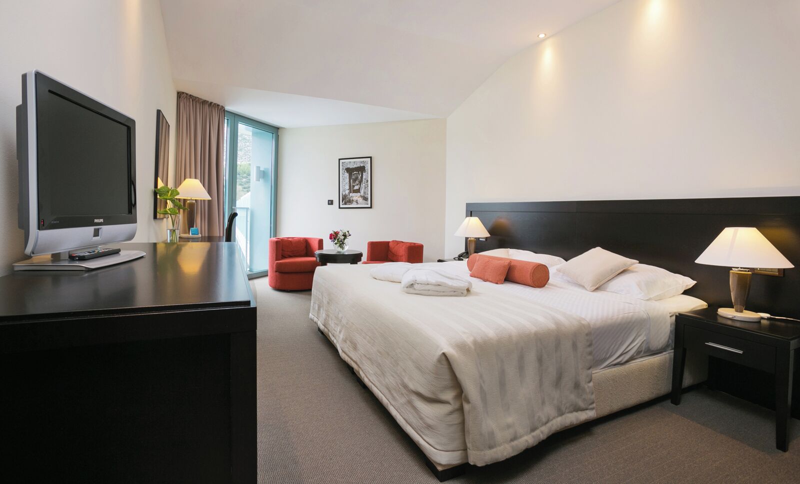 junior suite seaside | 1 bedroom, select comfort beds, minibar, in-room safe