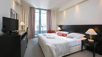 Standard double/twin mountain room single use | Matelas Select Comfort, minibar, coffres-forts dans les chambres