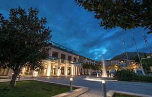 Front of property - Admiral Grand Hotel (Dubrovacko Primorje)