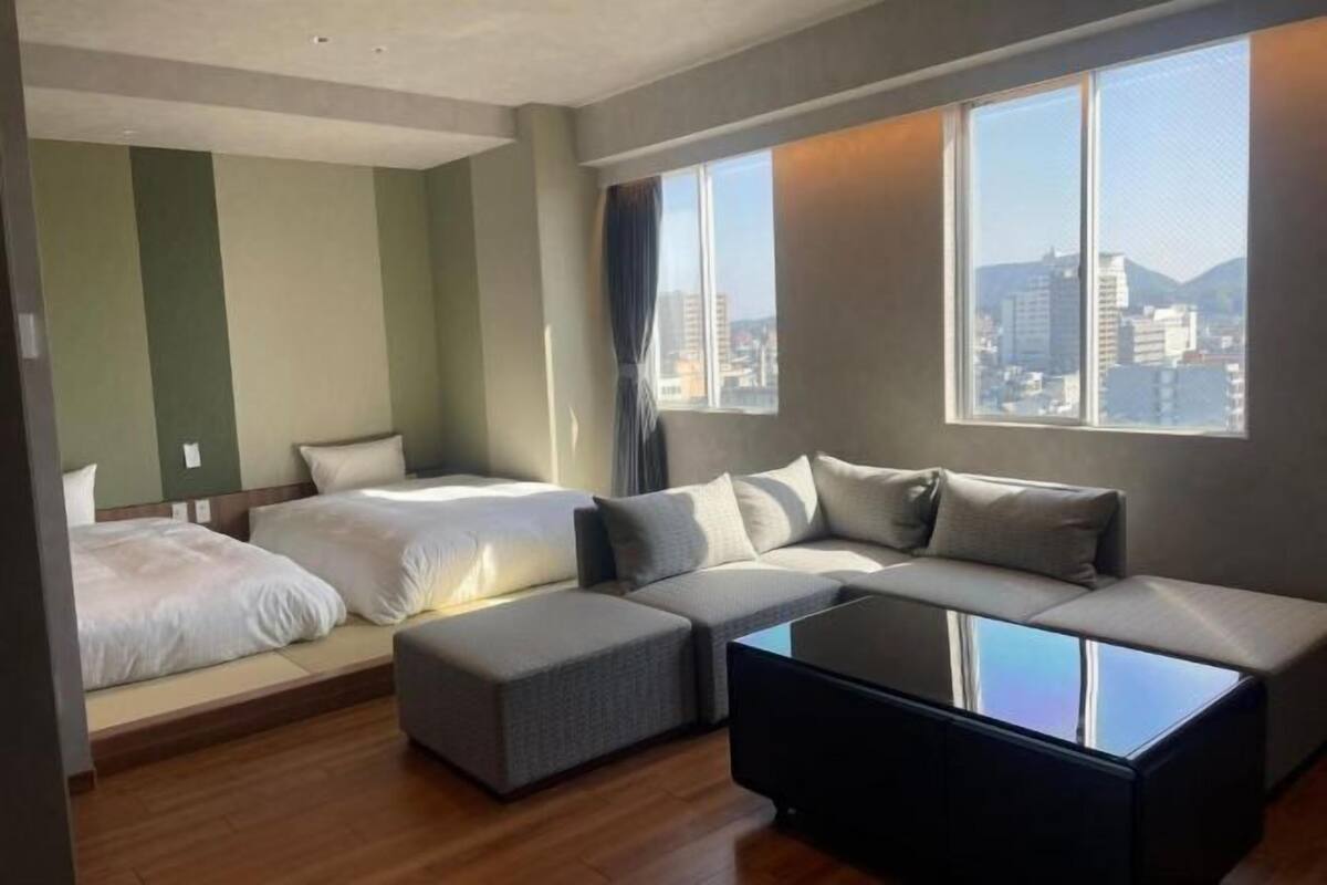 In-room safe, desk, laptop workspace, soundproofing