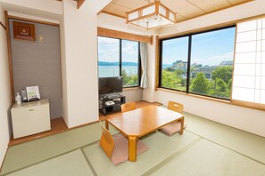 In-room safe, desk, laptop workspace, soundproofing - Matsue New Urban Hotel (Matsue)