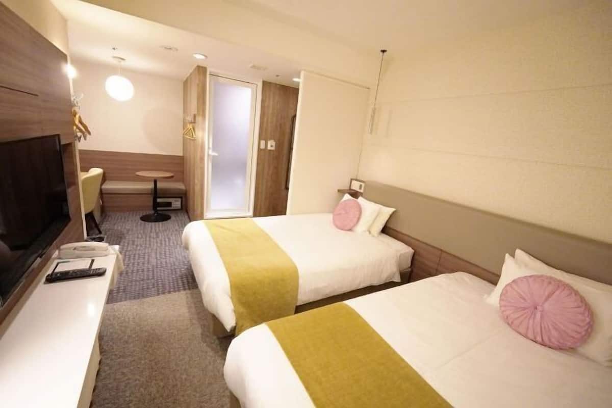 In-room safe, desk, laptop workspace, soundproofing