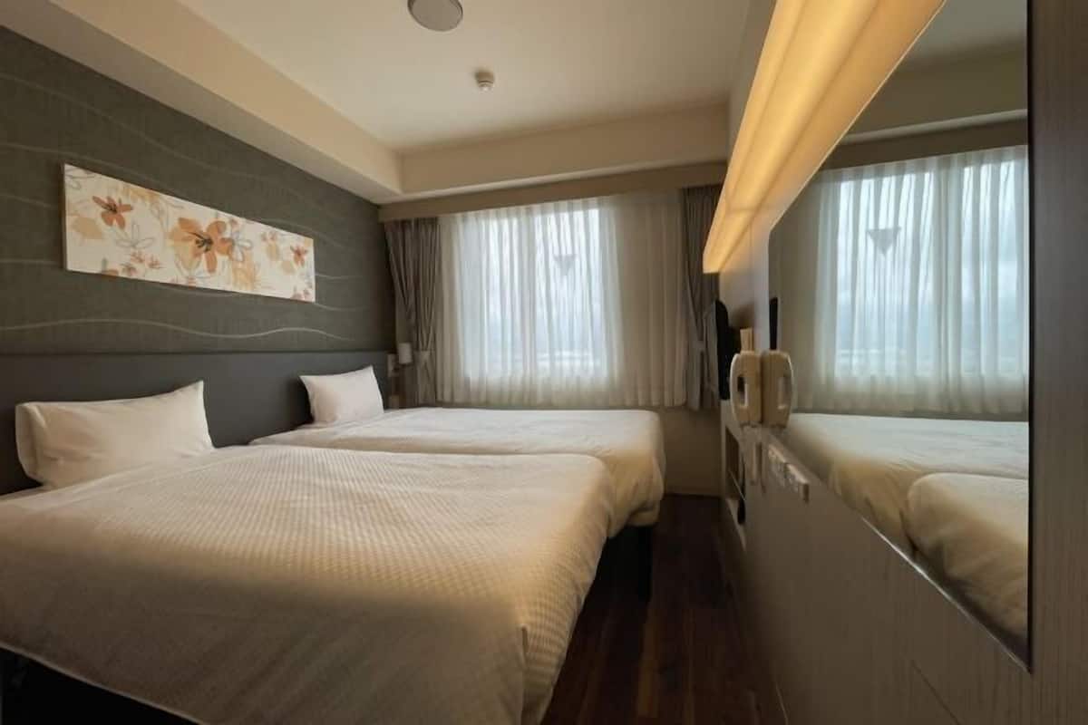 In-room safe, desk, laptop workspace, soundproofing