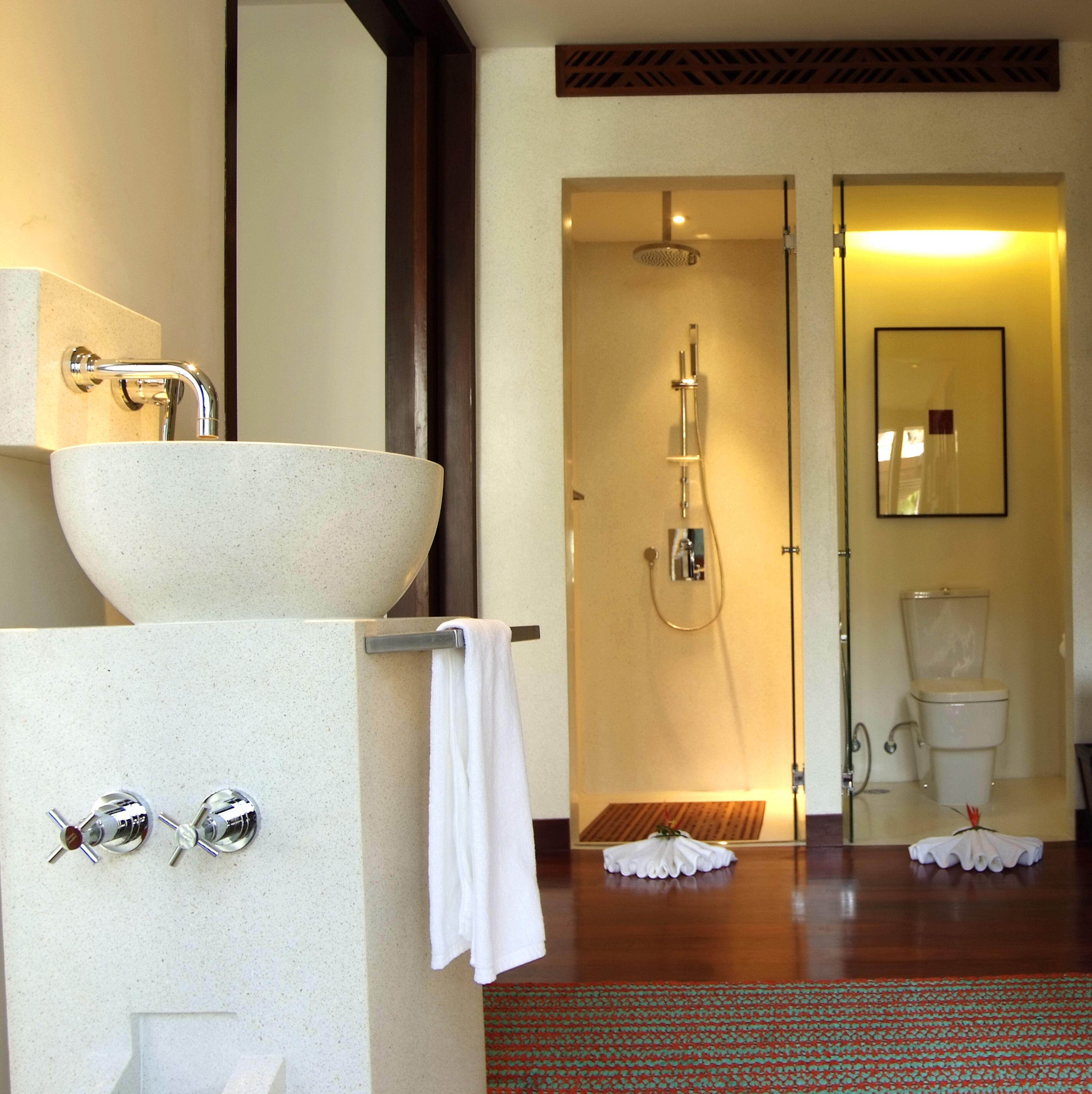deluxe room, pool access | bathroom | separate bathtub and shower, rainfall showerhead, free toiletries
