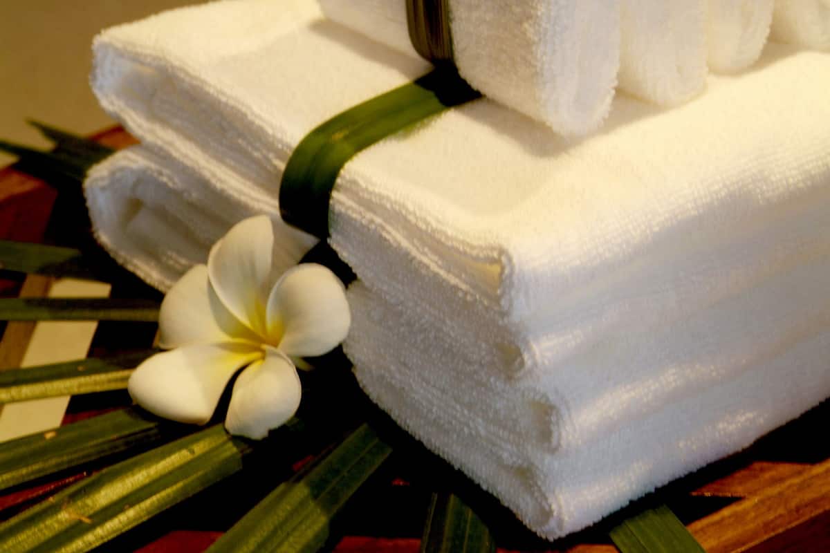 separate bathtub and shower, rainfall showerhead, free toiletries