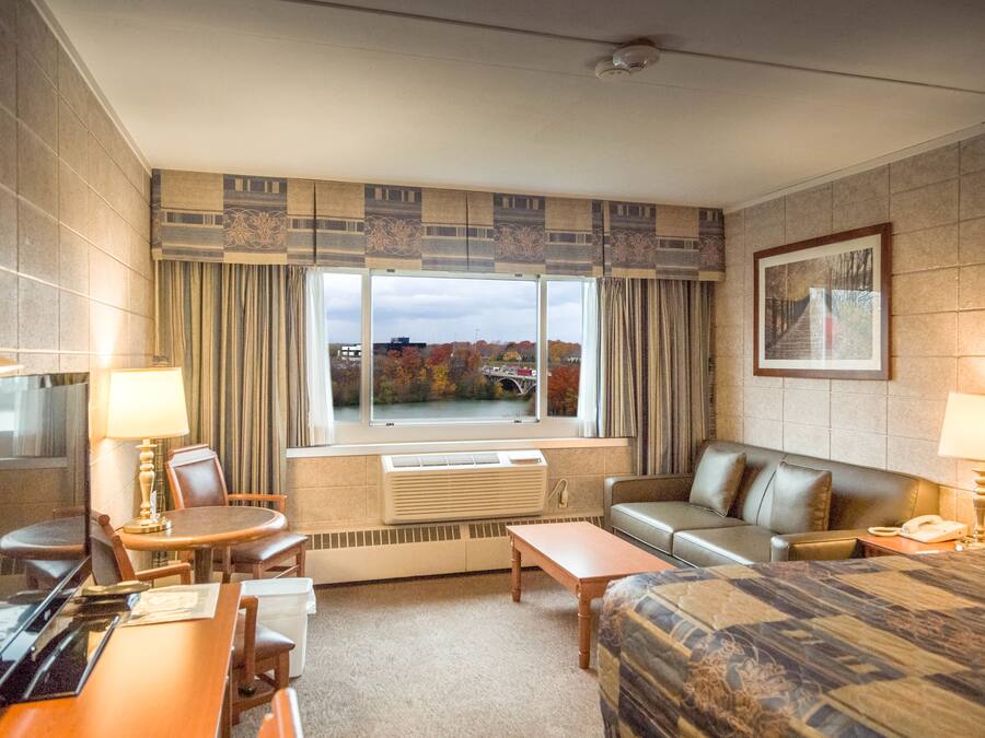 Standaard kamer, 1 queensize bed, niet-roken | Luxe beddengoed, pillowtop-bedden, een kluis op de kamer