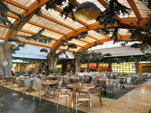 3 restauranter, middag serveres