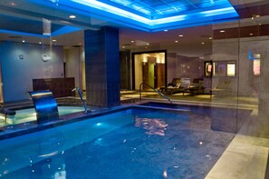 Hot tub, Turkish bath/hammam, body treatments, aromatherapy, body wraps