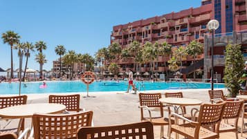 Outdoor pool, pool umbrellas