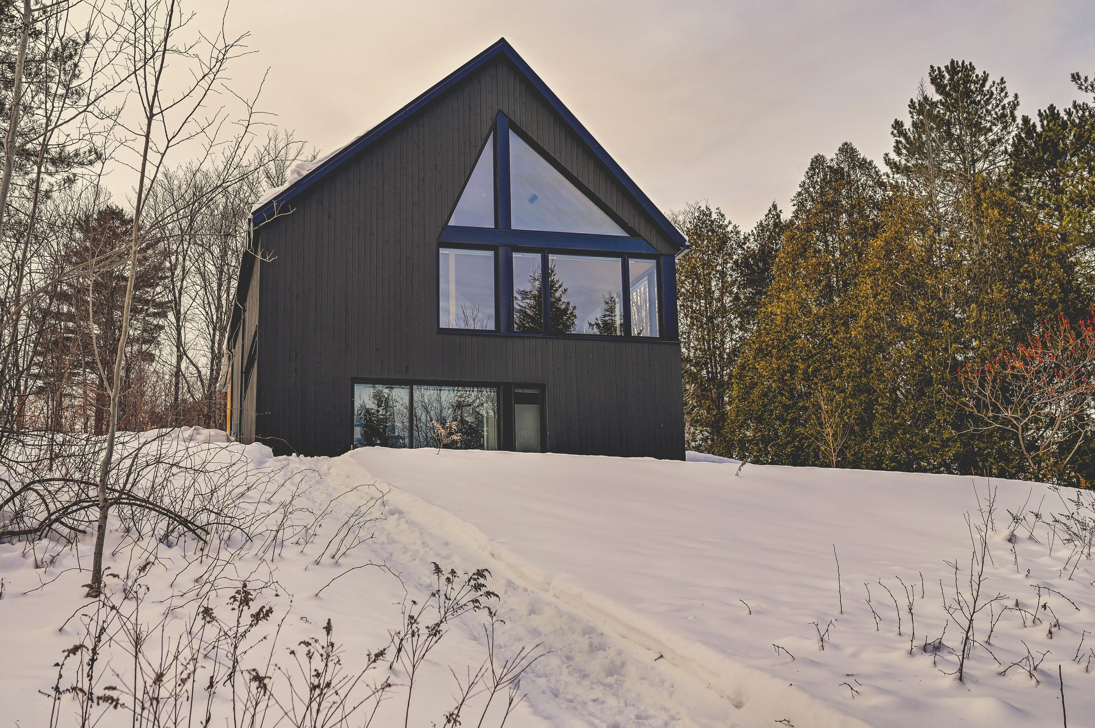 Family Chalet | Premium bedding, soundproofing, free WiFi, bed sheets