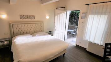 Camera Comfort, Depedance | In-room safe, desk, laptop workspace, blackout curtains