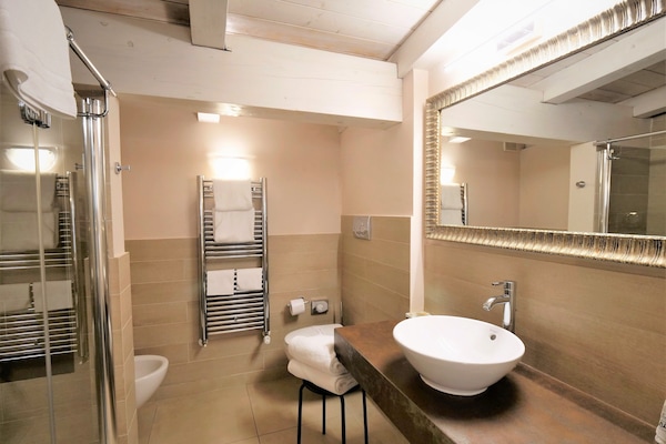 Camera Comfort, Depedance | Bathroom | Free toiletries, hair dryer, bidet, towels