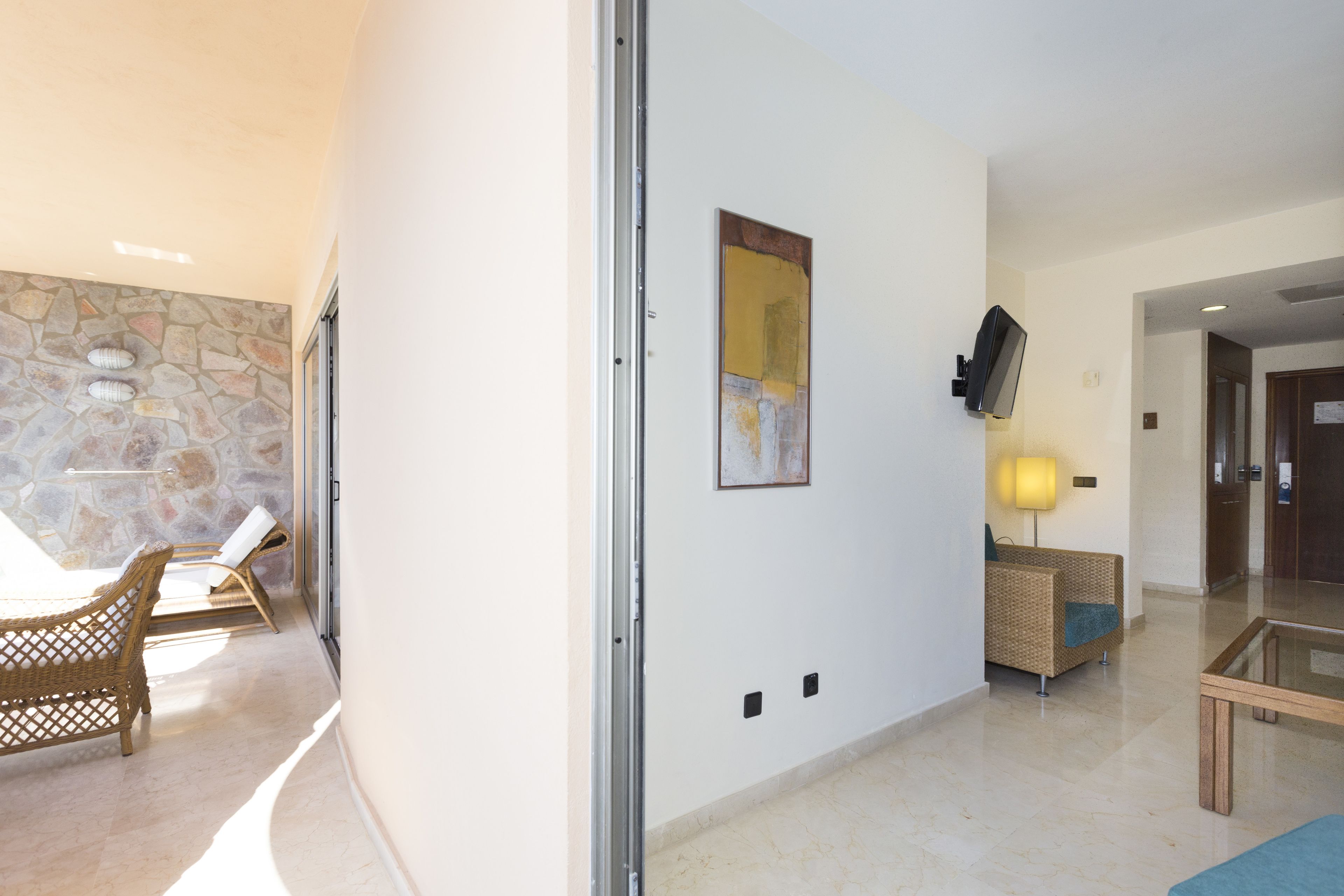 minibar, desk, iron/ironing board, free cots/infant beds