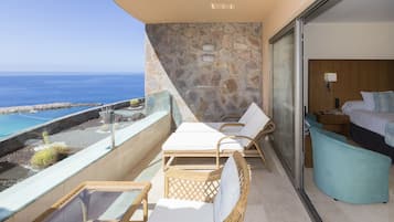 Minibar, escritorio, tabla de planchar con plancha y cunas gratuitas