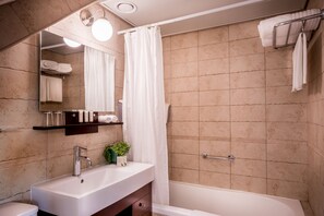 Junior Suite (without Kitchenette) | Bathroom | Shower, free toiletries, hair dryer, towels - Dizengoff Suites Hotel (Tel Aviv)