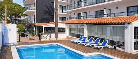 屋外プール、サンラウンジャー